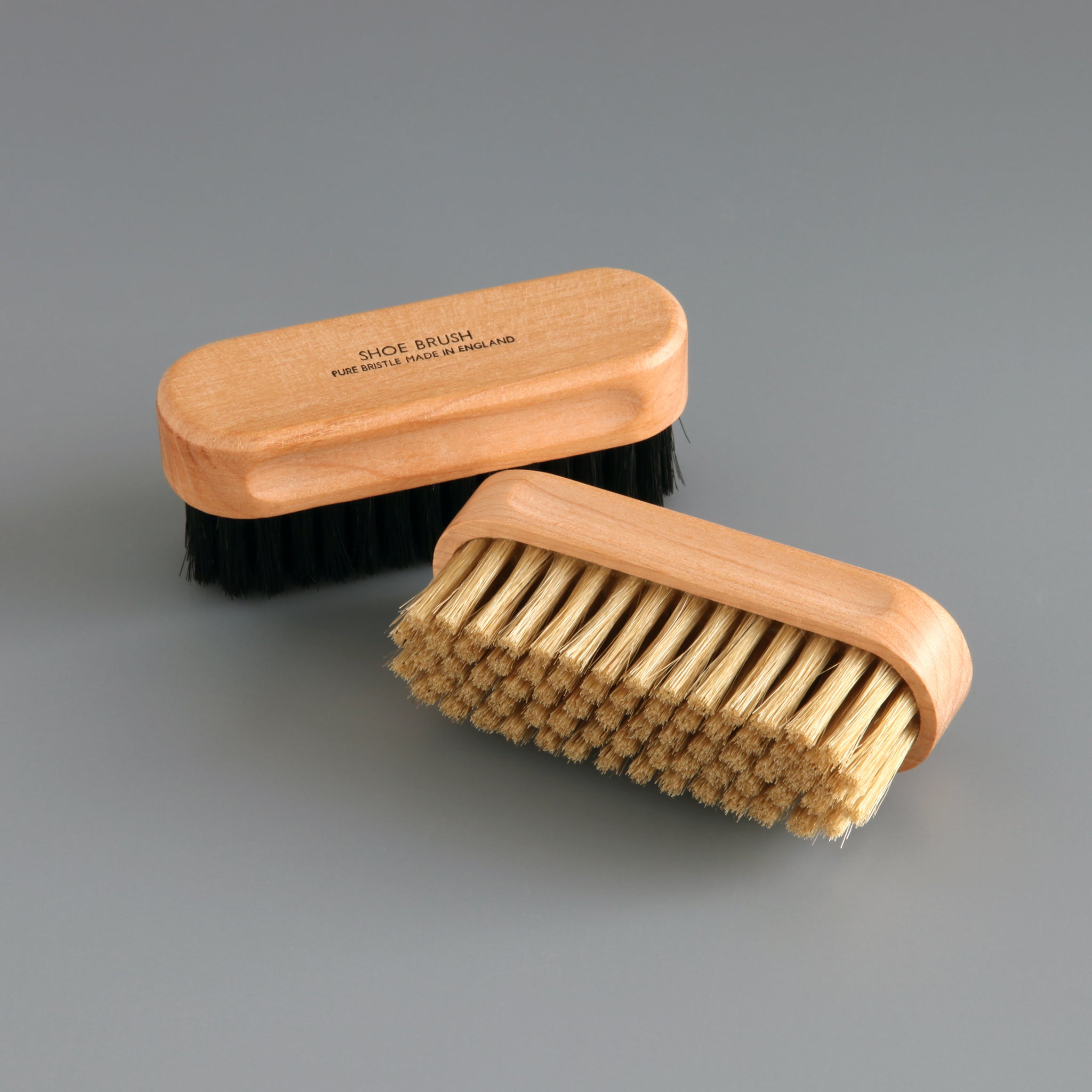 Shoe outlet brush